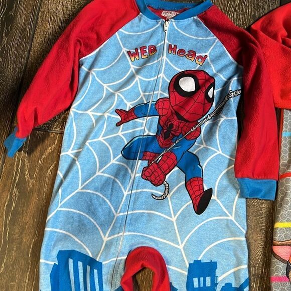 paw patrol pajamas and super hero spider man pajamas. size 5T - Picture 2 of 6